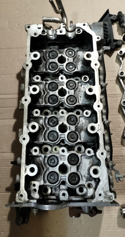 ГБЦ мотора Тойота Авенсис Verso