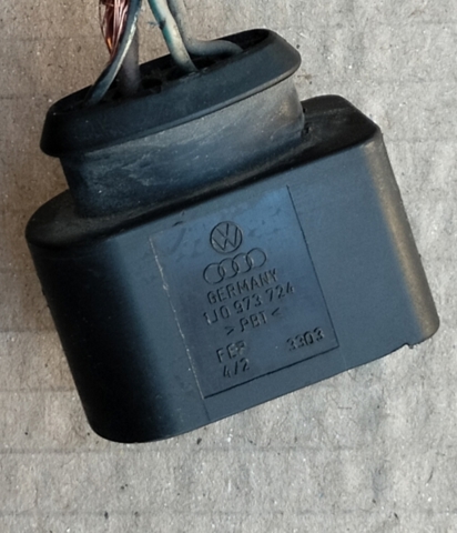 Разъем (фишка) катушки зажигания 1J0973724 VAG