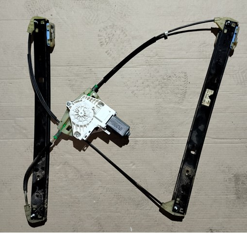 Стеклоподъемник передней правой двери 4L0837462B VAG