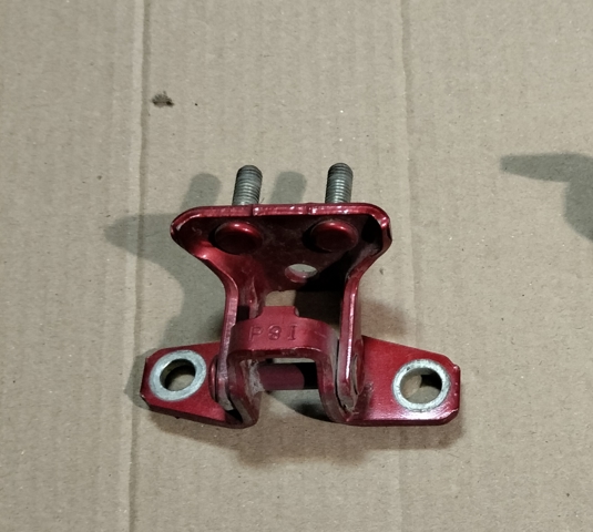 Петля двери задней правой 5732A008 MITSUBISHI