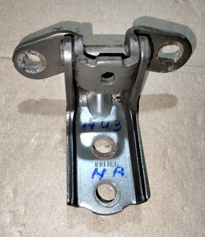 Петля задней правой двери 793602B000 HYUNDAI