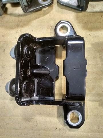 Петля двери задней левой 824013NA1A NISSAN