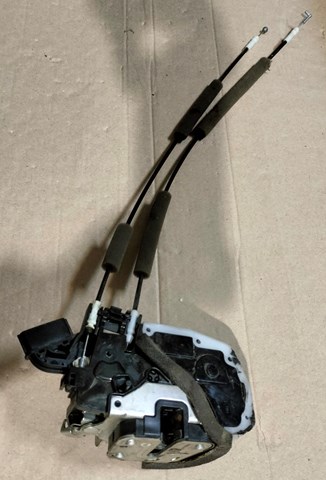 Замок двери задней правой 825004GA0A NISSAN