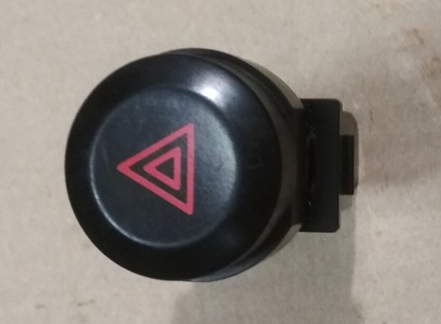 Кнопка аварийного сигнала 937303E000 HYUNDAI