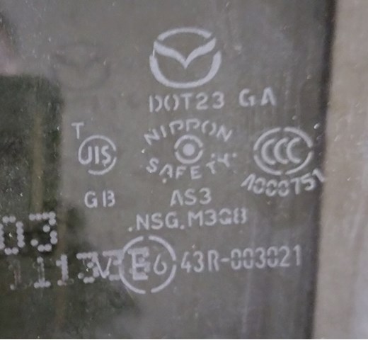 MAZDA KD4773510 Стекло двери задней левой в наличии Одесса
