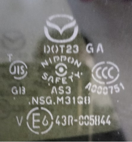 KD4773661A MAZDA Стекло-форточка двери задней левой купить в Сумы
