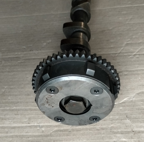 L372124X0 Mazda Звездочка-шестерня распредвала двигателя, впускного