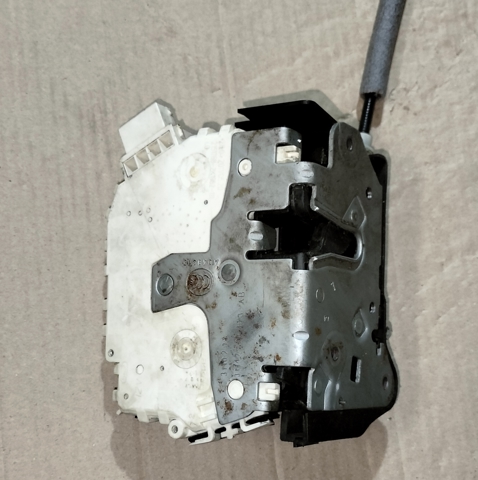 LR013381 LAND ROVER Замок двери задней левой купить в Павлоград