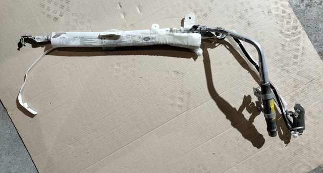 Шторка боковая правая LR076783 LAND ROVER
