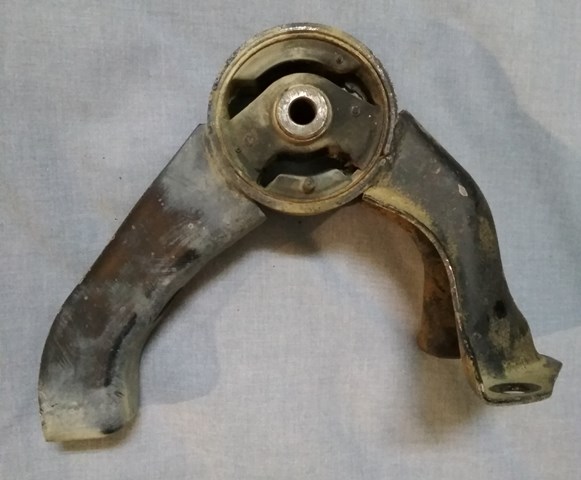 Подушка двигателя Mitsubishi Lancer 10