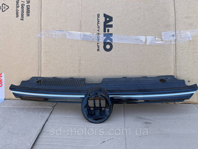 VAG 5H0853651N041 Решетка радиатора в наличии Каменское