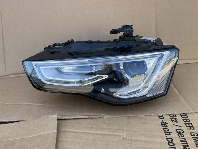 VAG 8R0941043C Фара левая в наличии Ужгород