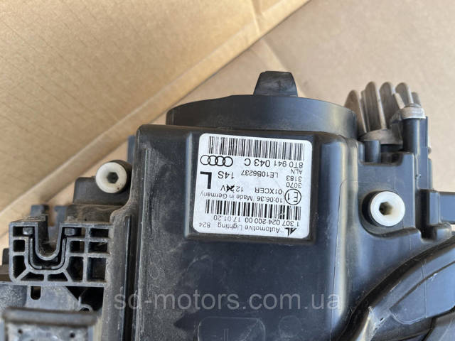 VAG 8R0941043C Левая фара в наличии Тернополь