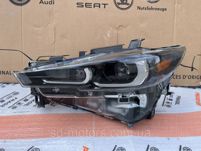 MAZDA KPF151040 Фара левая в наличии Ирпень
