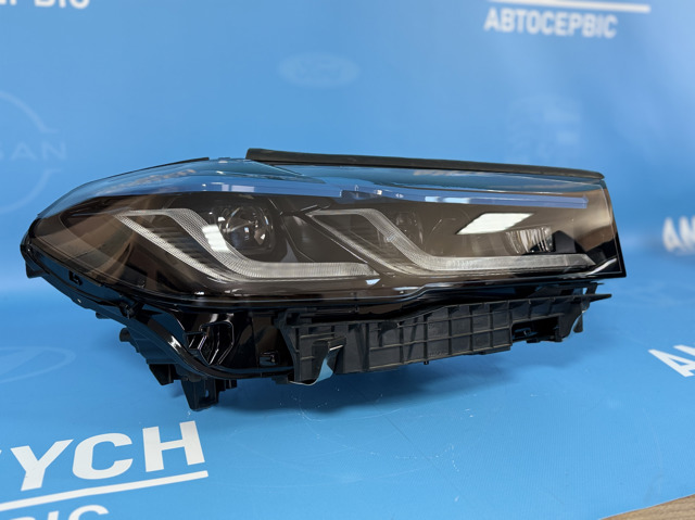 BMW 63118084380 Правая фара в наличии Днепр