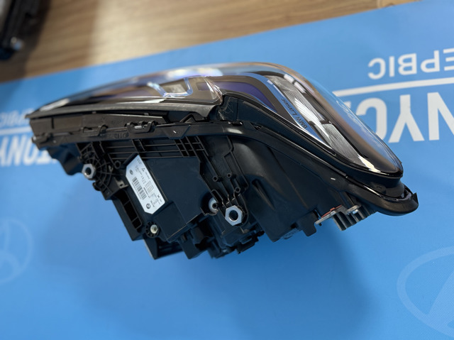 BMW 63118084380 Правая фара в наличии Кривой Рог
