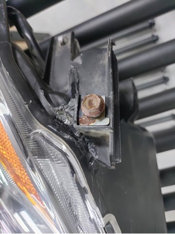 Вставка фары левой 811500E250 TOYOTA