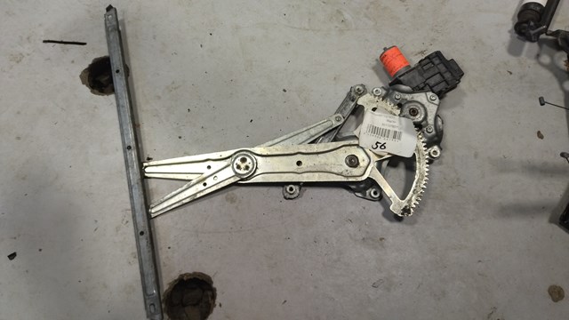 Мотор стеклоподъемника двери передней, правой 8571078011 TOYOTA