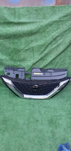 Решетка радиатора 62310HV2 NISSAN