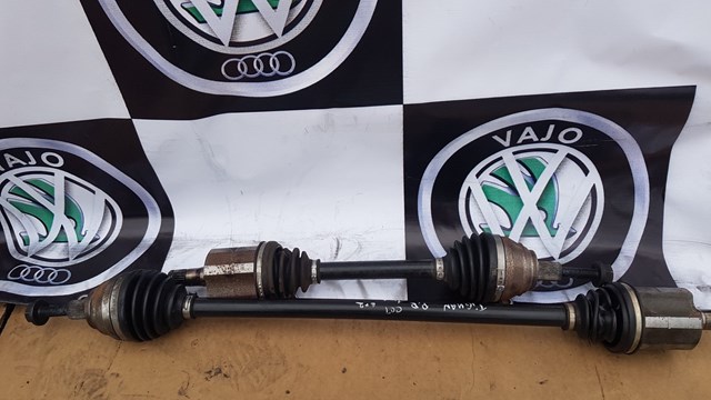 Полуось передняя, правая Volkswagen Tiguan 1