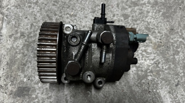 Насос топливный высокого давления 167003608R RENAULT