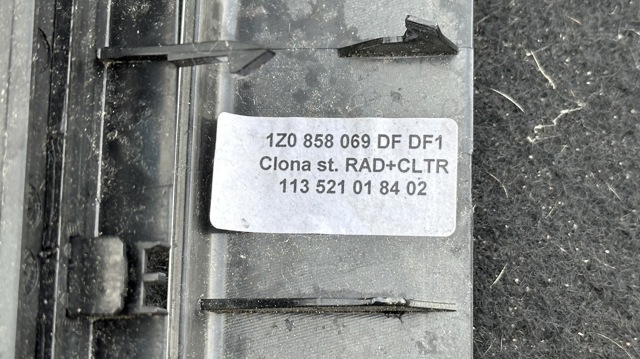 VAG 1Z0858069 Накладка на торпедо в наличии Киев