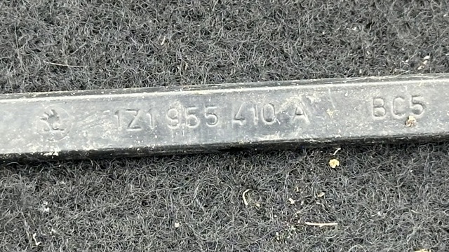 1Z1955410A Поводок стеклоочистителя купить Павлоград
