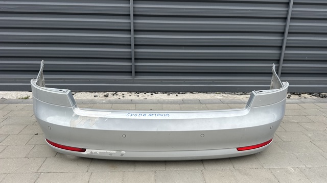 Задний бампер 1Z5807421F VAG