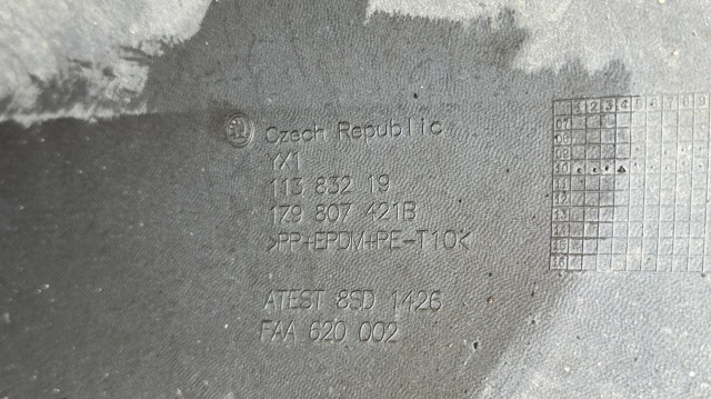1Z9807421B Задний бампер купить Ирпень