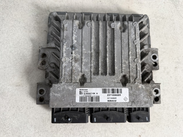Электронный блок управления двигателем 237100668R RENAULT