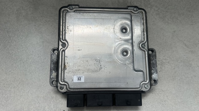ЭБУ двигателем 237101074R RENAULT