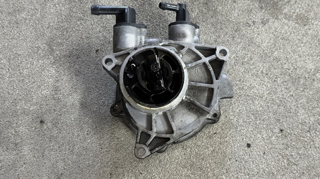 Вакуумный насос 25183189 OPEL
