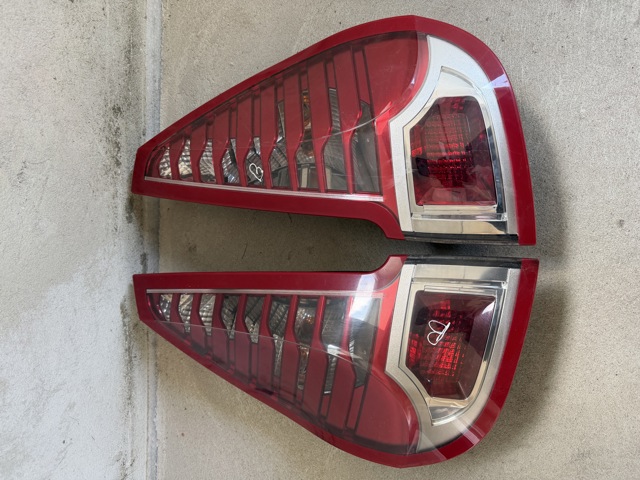 Задний левый стоп 265550013R RENAULT