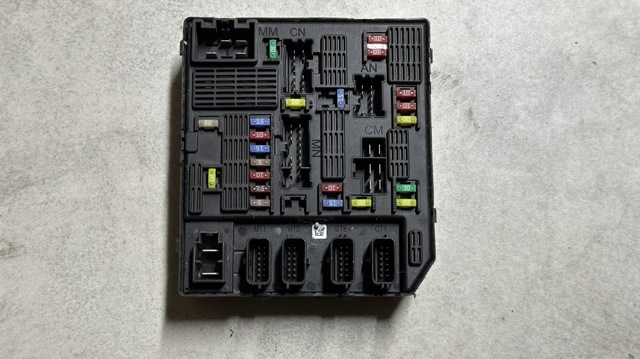 Коробка предохранителей 284B69644R RENAULT