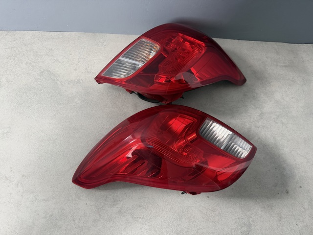 Фонарь задний левый 42435941 OPEL