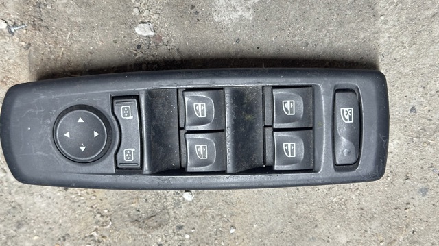 Кнопки переднего левого стеклоподъемника 809610007R RENAULT