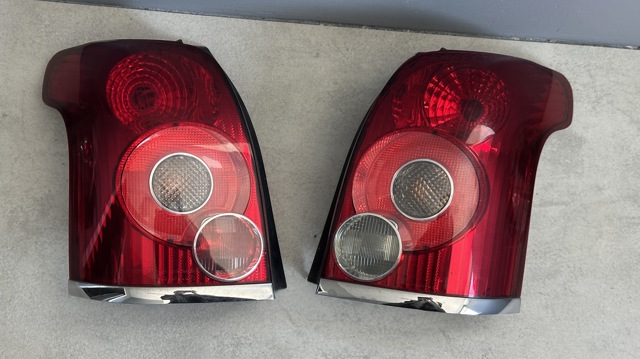 Задняя правая фара 8155105240 TOYOTA
