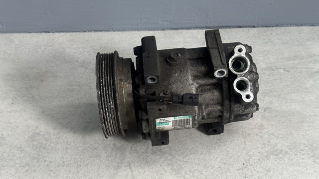 Компрессор кондиционера 926009865R RENAULT