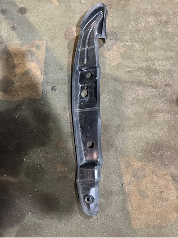 Уплотнитель арки крыла 4G0821111 VAG