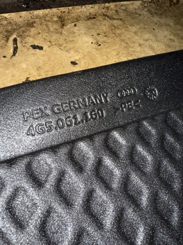 VAG 4G5061160 Коврик в багажник в наличии Полтава