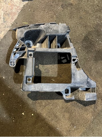 VAG 4G9807393D Направляющая заднего бампера левая в наличии Полтава