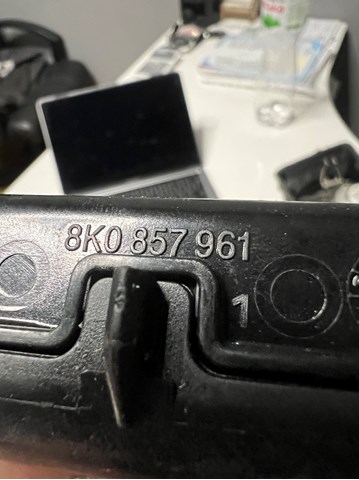 8K0857961 VAG Пепельница купить в Ужгород