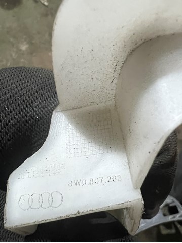 VAG 8W0807283 Кронштейн бампера переднего левый в наличии Чернигов