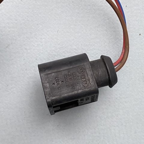 Разъем (фишка) генератора 4D0971992 VAG