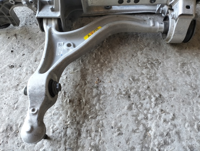Рычаг передней подвески нижний, правый 9J1407152G VAG