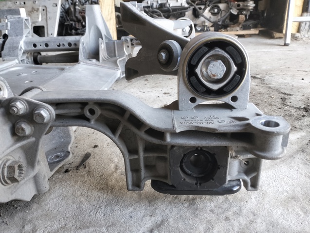 Кронштейн передней балки 9J1413357A PORSCHE