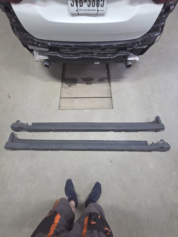 Накладка наружняя (молдинг) порога, левый 51127488231 BMW