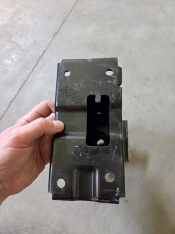 622114BA0A NISSAN Кронштейн усилителя переднего бампера купить в Ужгород
