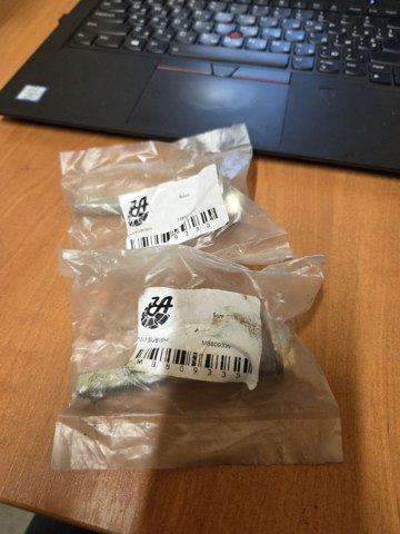 MITSUBISHI MB809335 Болт крепления заднего развального рычага, внутренний в наличии Запорожье
