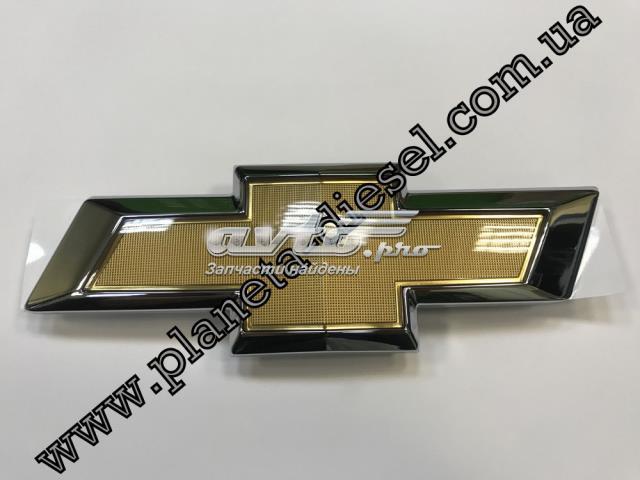 Эмблема решетки радиатора 95326562 GM
